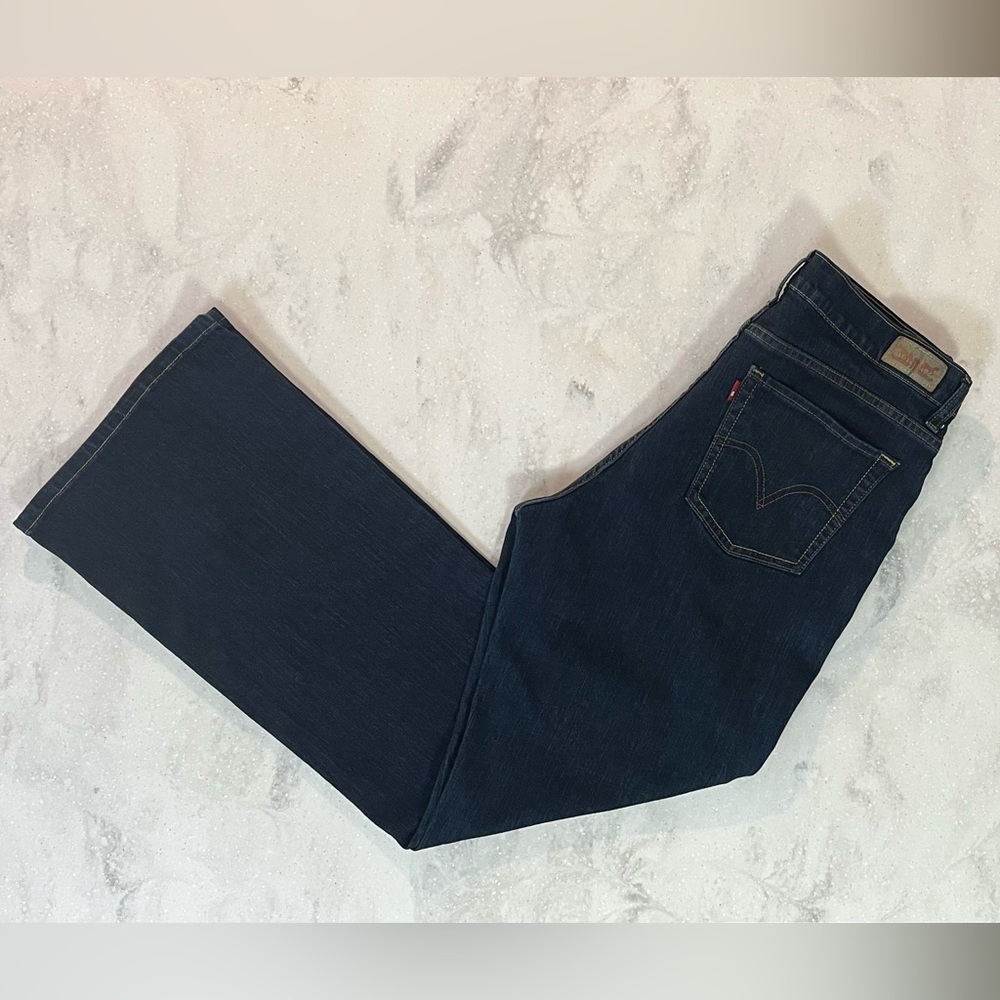 EUC Levi’s Perfectly Slimming Bootcut 512 Jeans Size 14